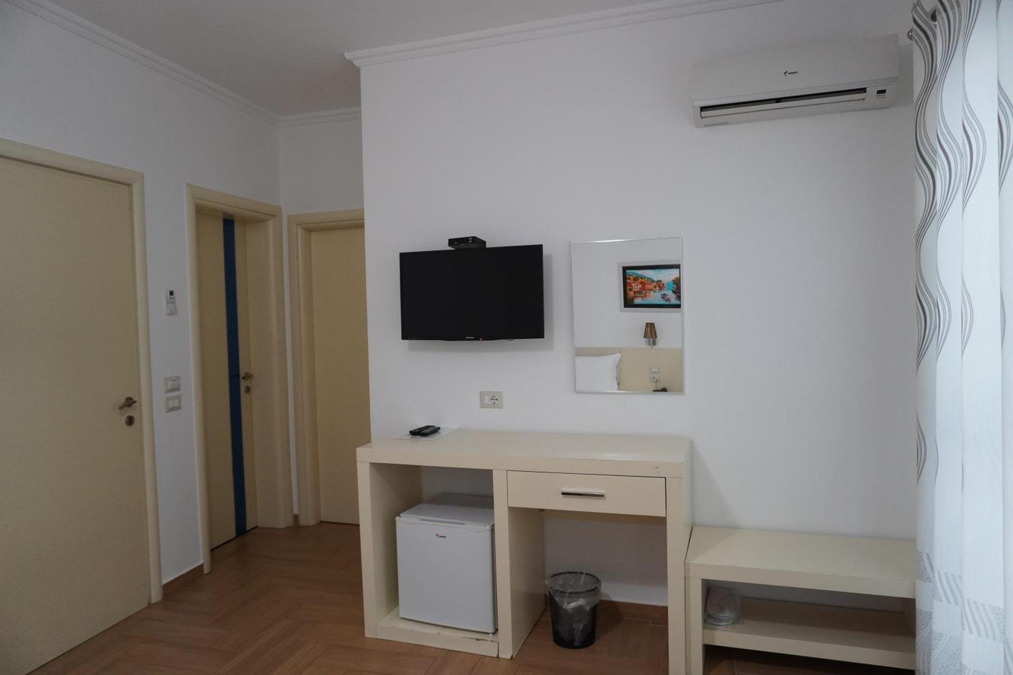 סרנדה Hotel Agel מראה חיצוני תמונה