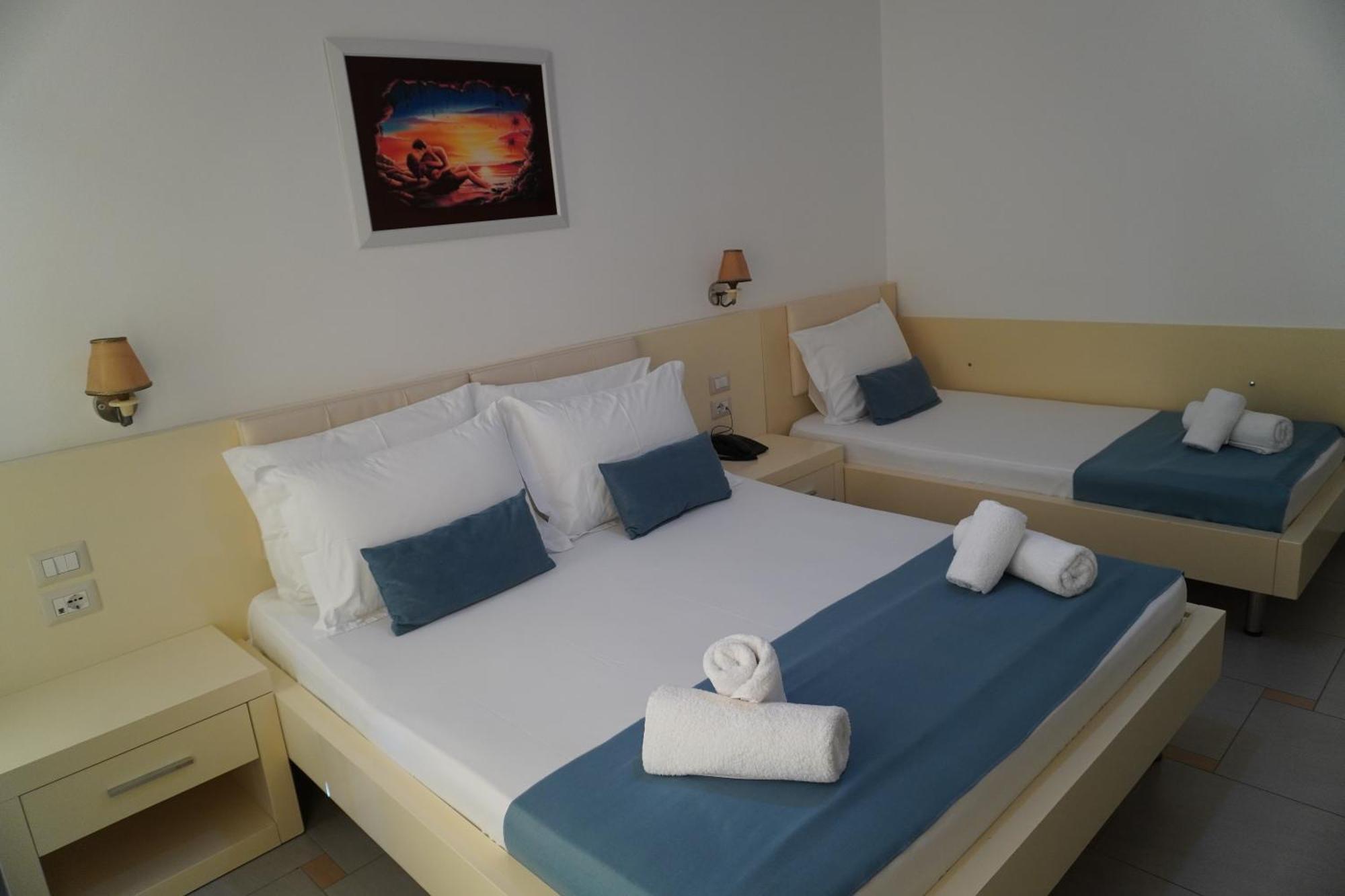 סרנדה Hotel Agel מראה חיצוני תמונה