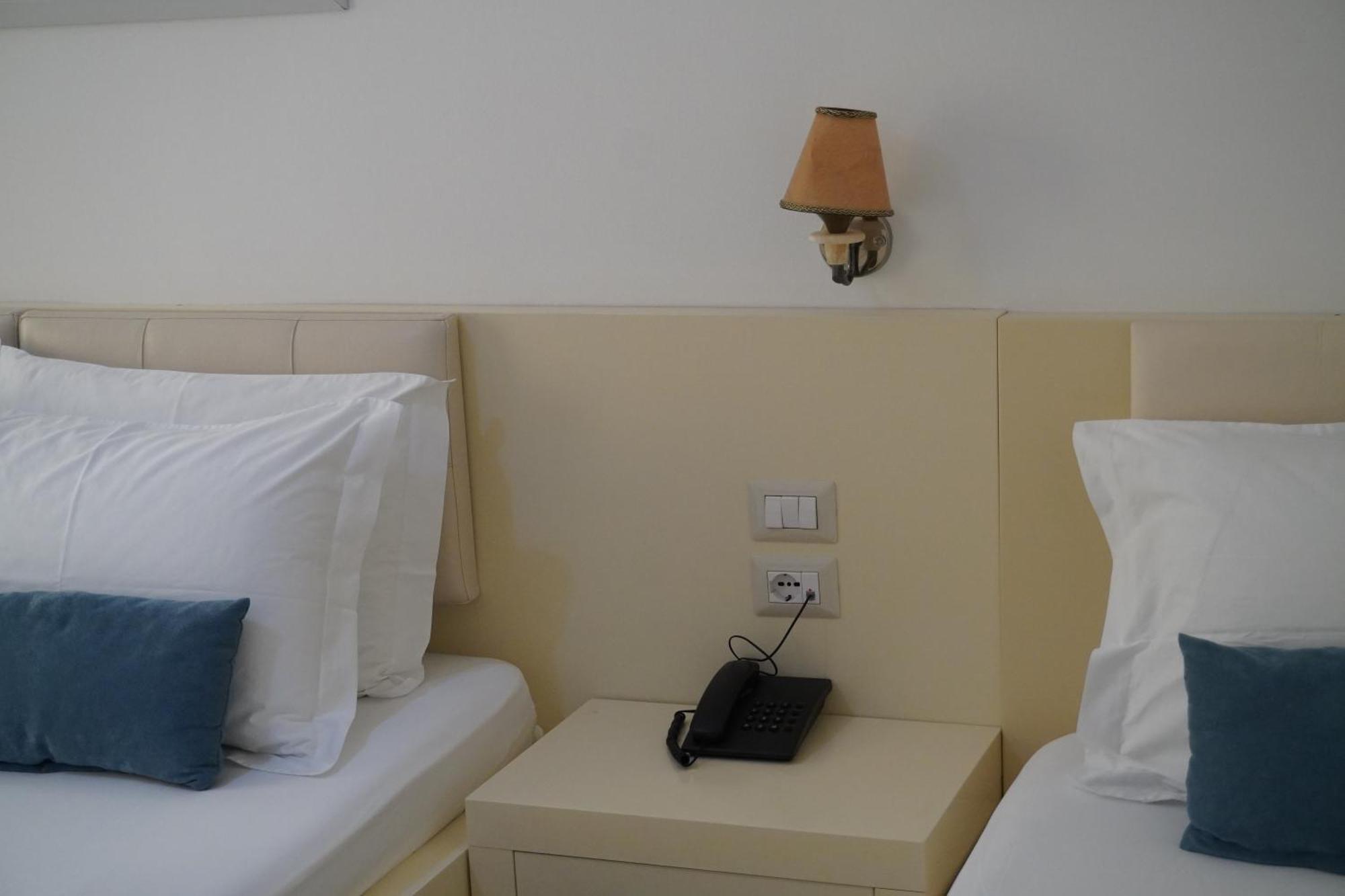 סרנדה Hotel Agel מראה חיצוני תמונה